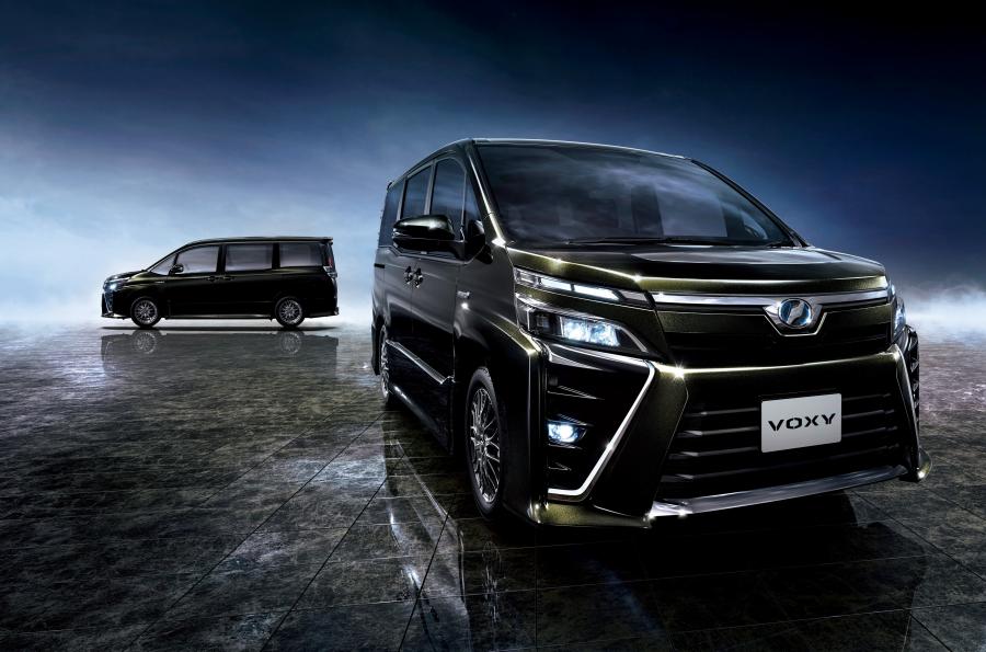  Toyota Voxy ZS Hybrid 2017 года  (фото 11 из 11)